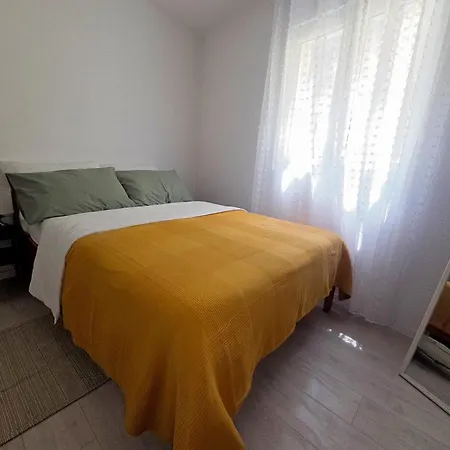 Apartment White Castle
