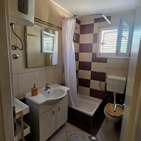 White Castle Apartment *